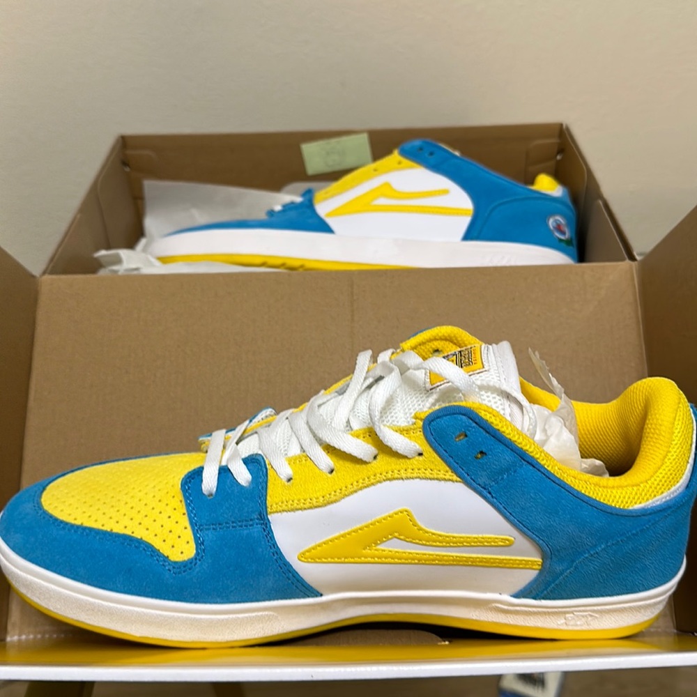 NWT Lakai X Pacifico Telford Low White / Cyan Skate Shoes White Blue and Yellow